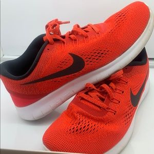 Men’s size 10 Nike Running shoes run natural